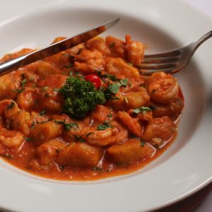 Gnocchi-de-Banana-da-terra-com-camarao-1-1-scaled.jpg