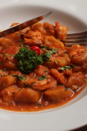 Gnocchi-de-Banana-da-terra-com-camarao-1-1-scaled.jpg